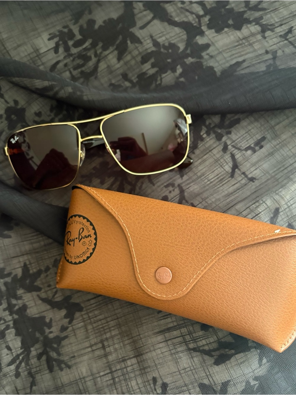 Ray-Ban Men's Sunglasses with Tan Leather Case